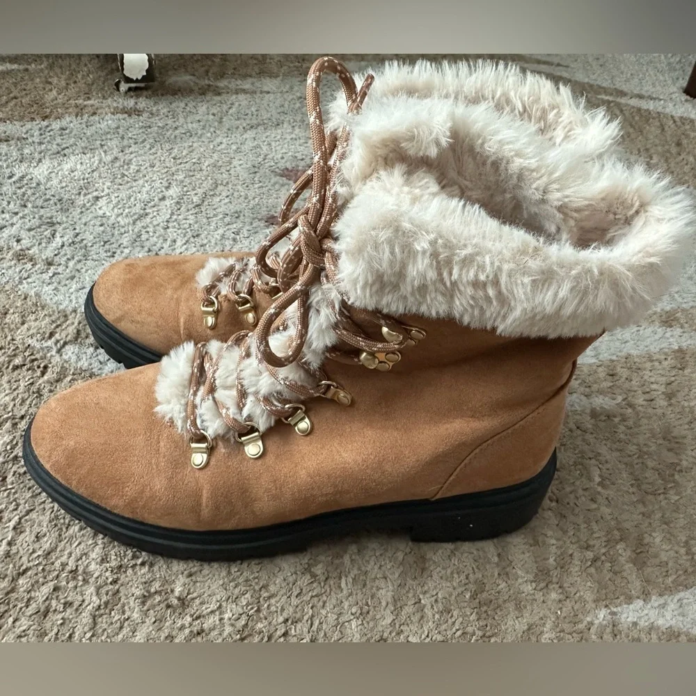 J. Crew Women’s Sherpa Lace Up Winter Boot Chestnut Size 9 Hiking