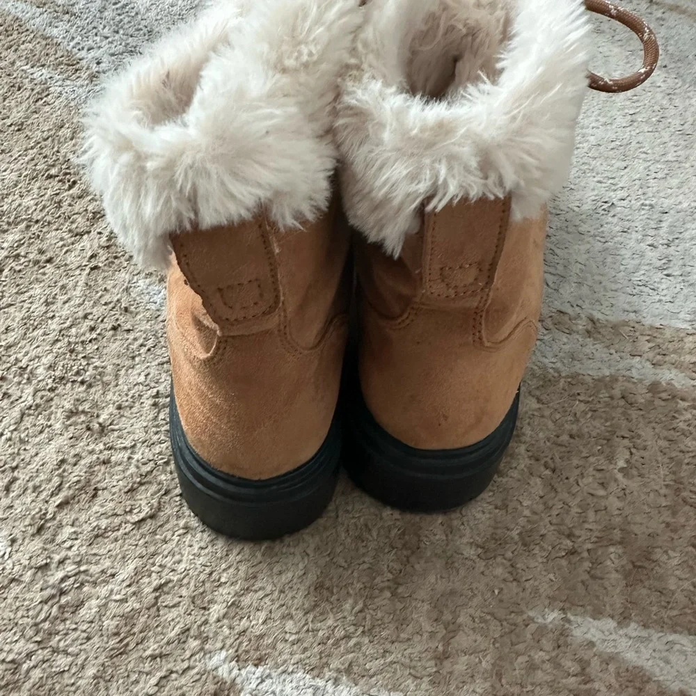 J. Crew Women’s Sherpa Lace Up Winter Boot Chestnut Size 9 Hiking