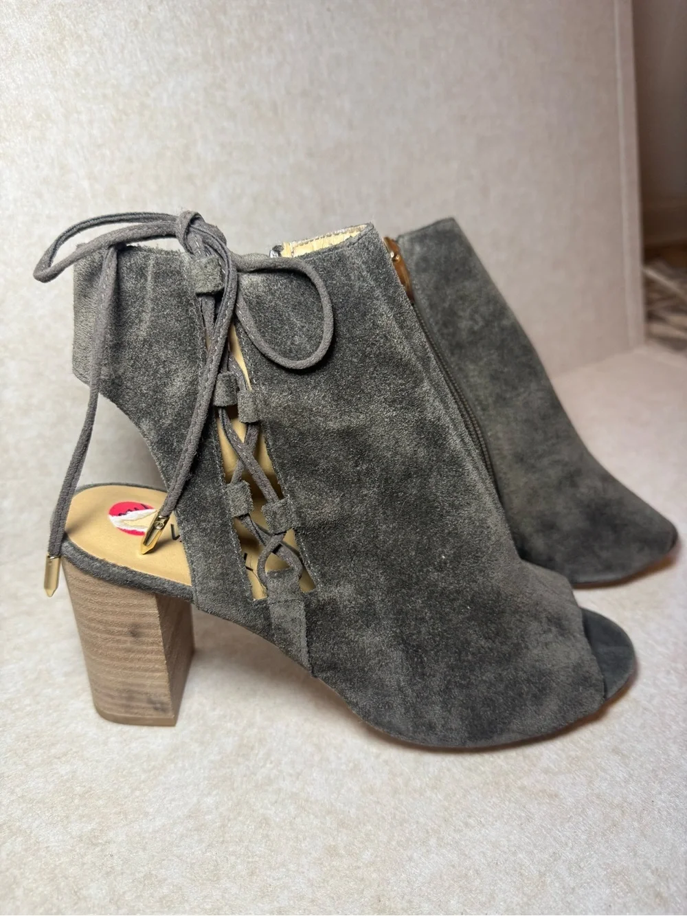 VANELi Better Gray Leather Suede Peep Toe Ankle Booties Block Heel Size 9M