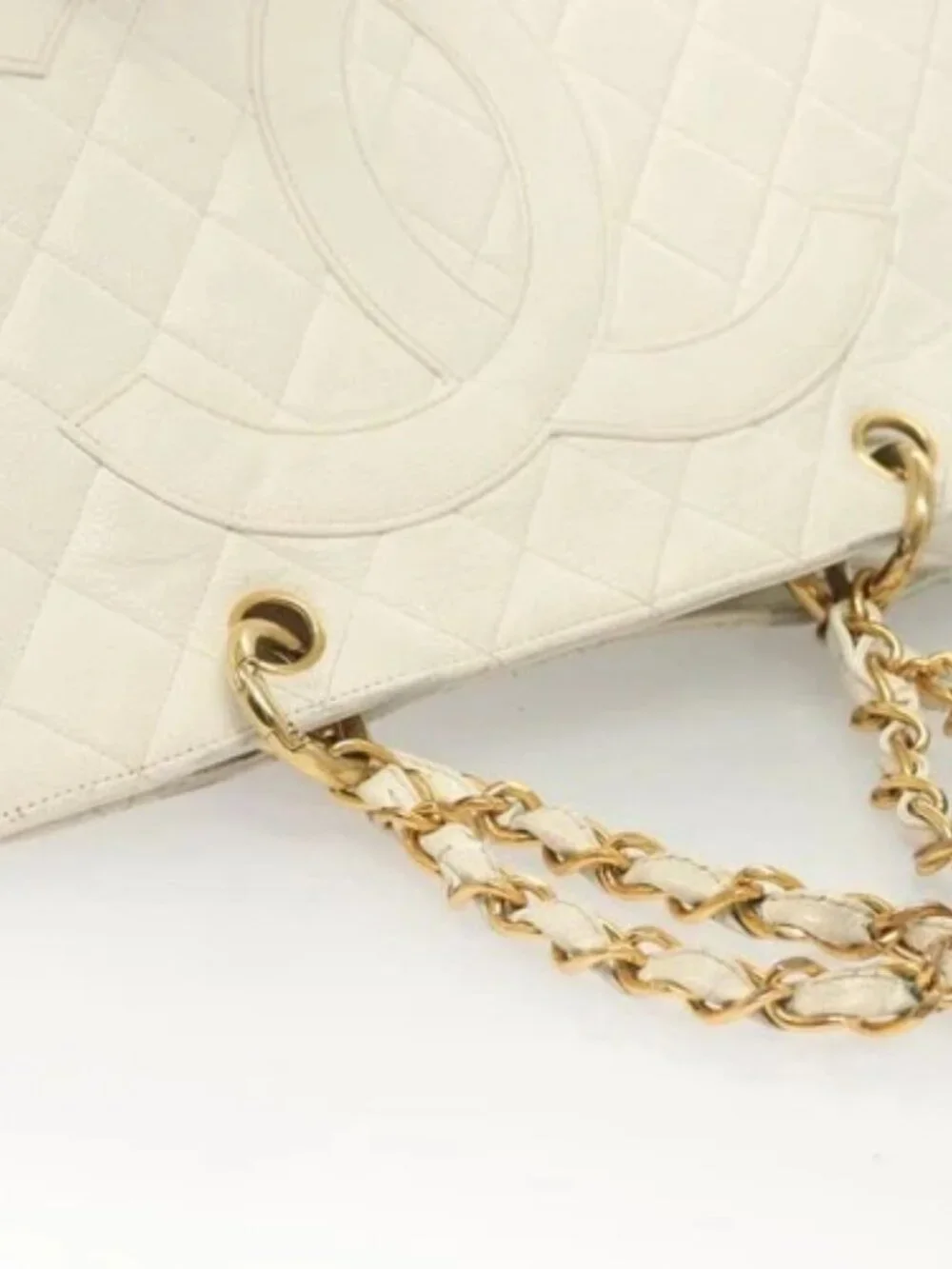 CHANEL brand	chanel color	white