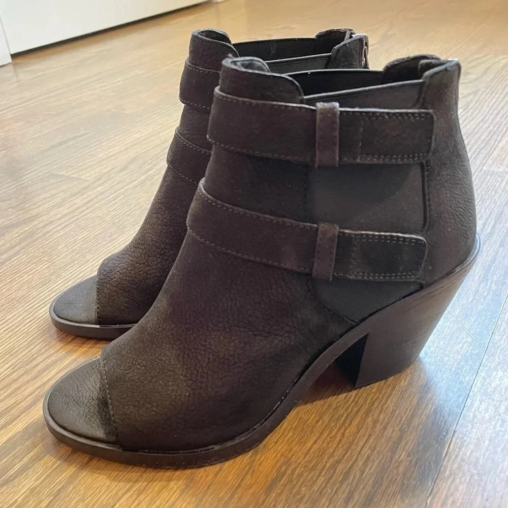 Eileen Fisher great pre