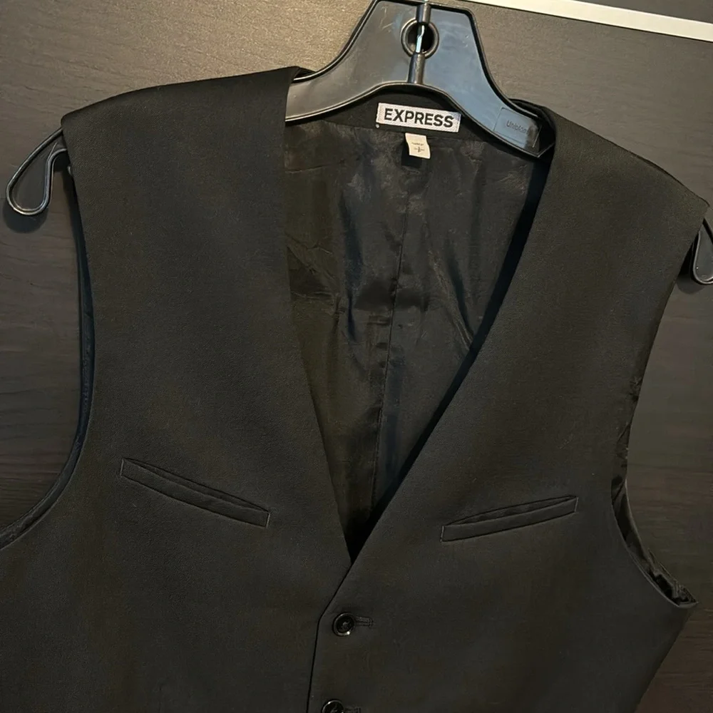 Express men’s vest