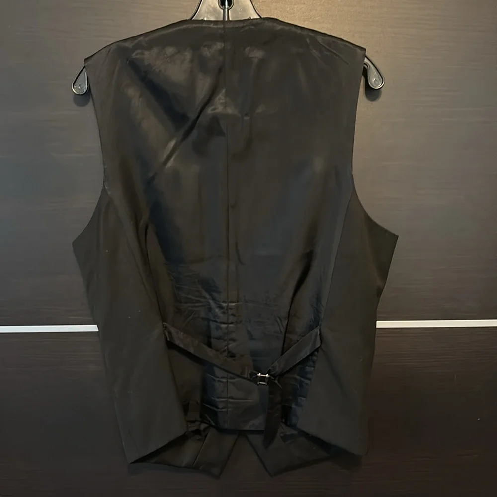 Express men’s vest