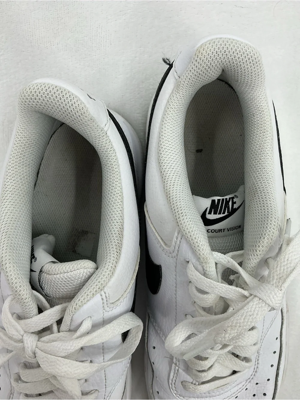Nike classic crew