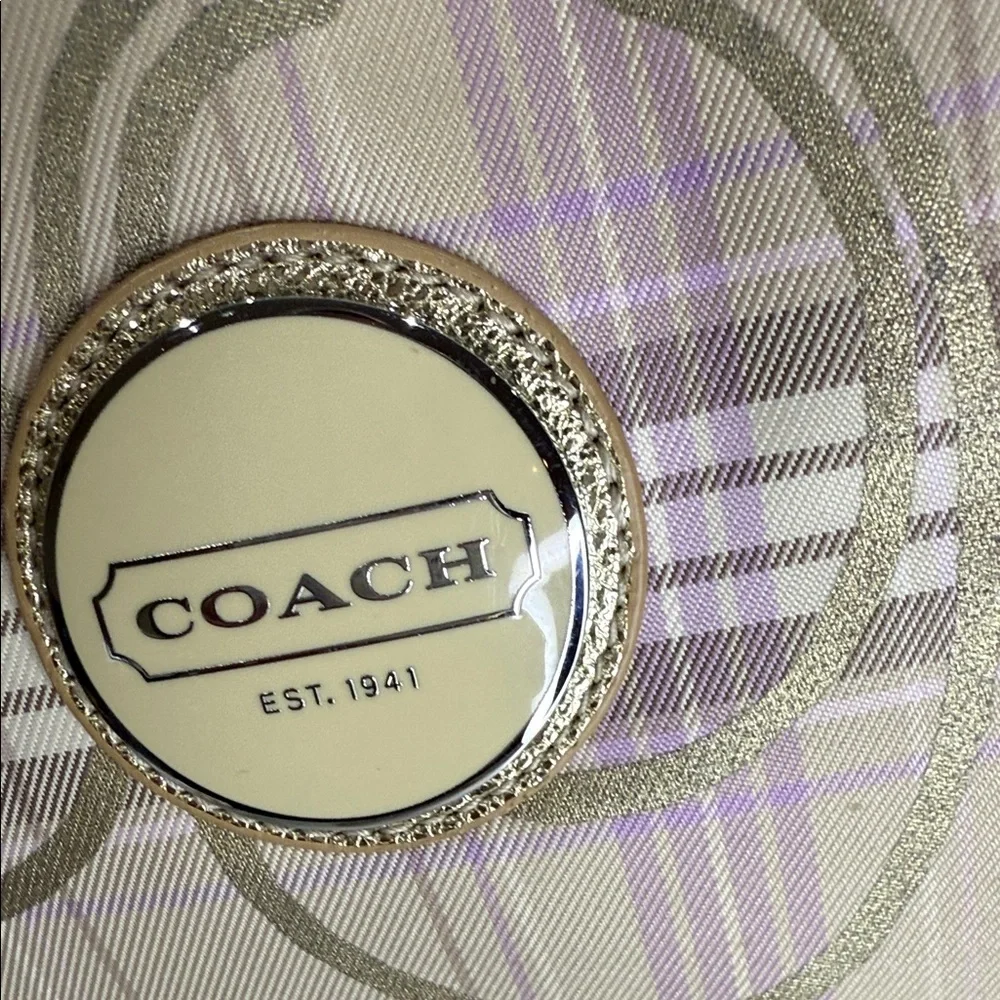 Coach elegant beige