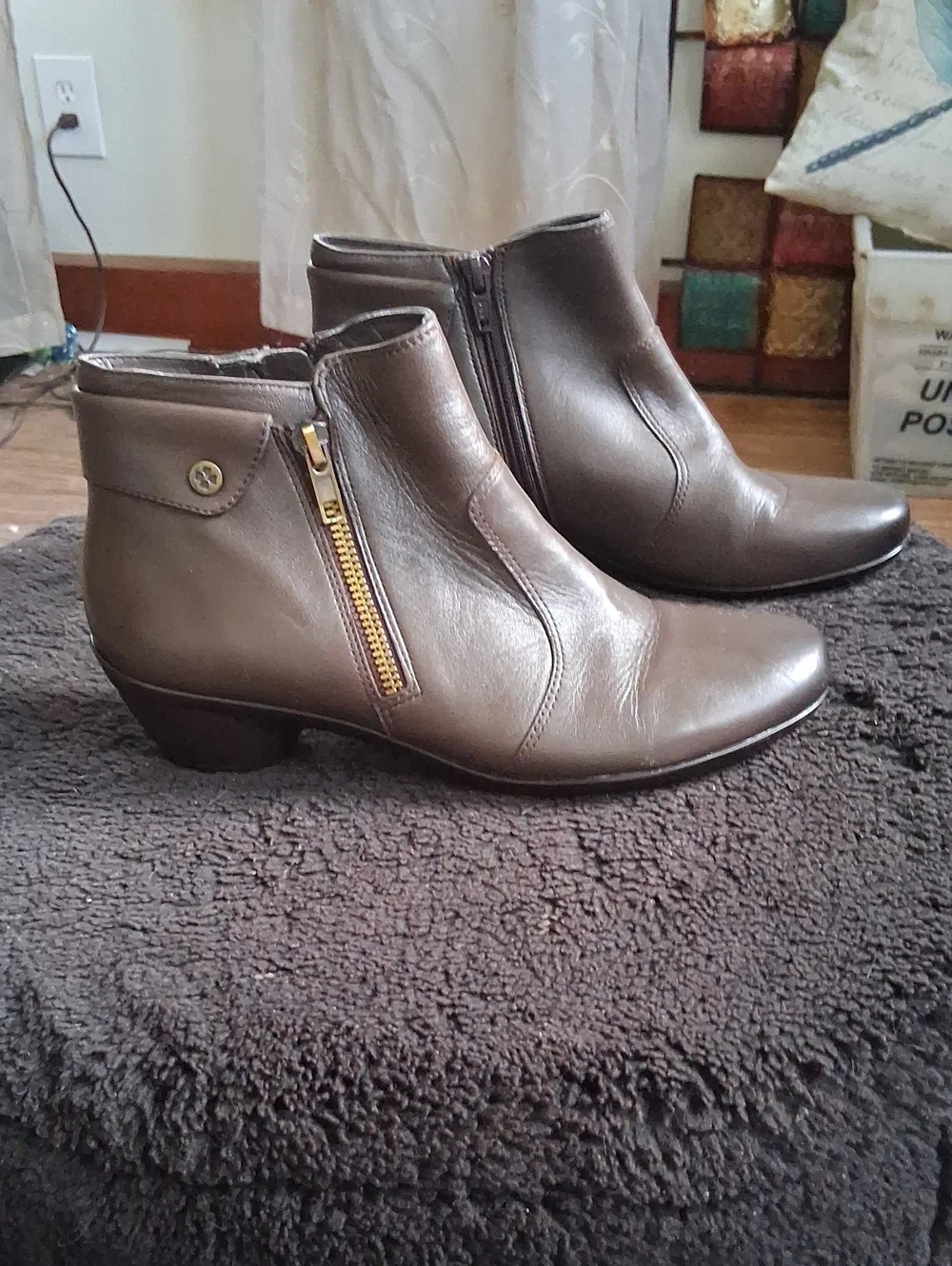 Naturalizer gently used