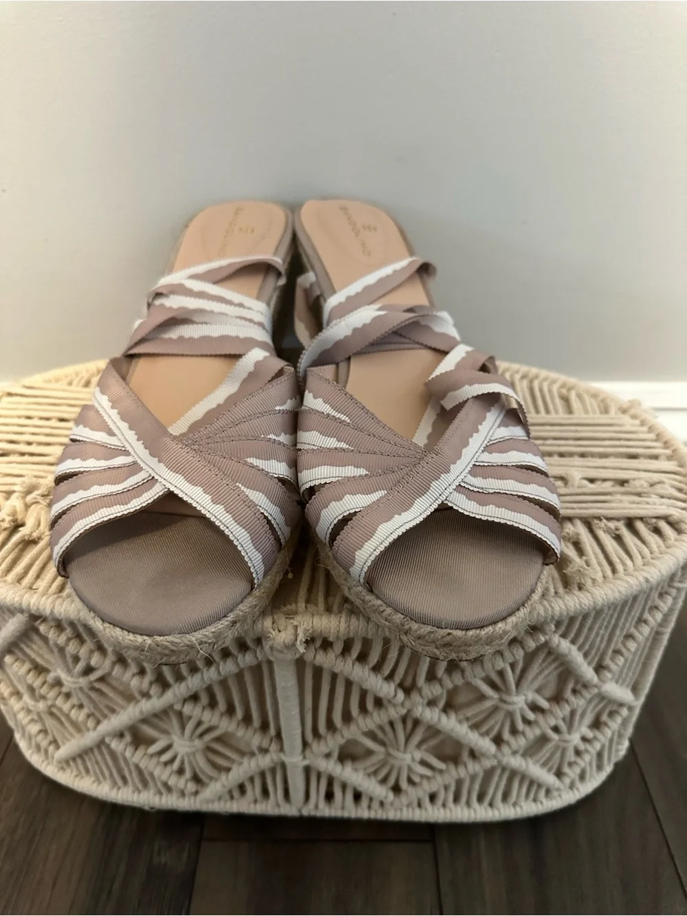 Bandolino stylish beige