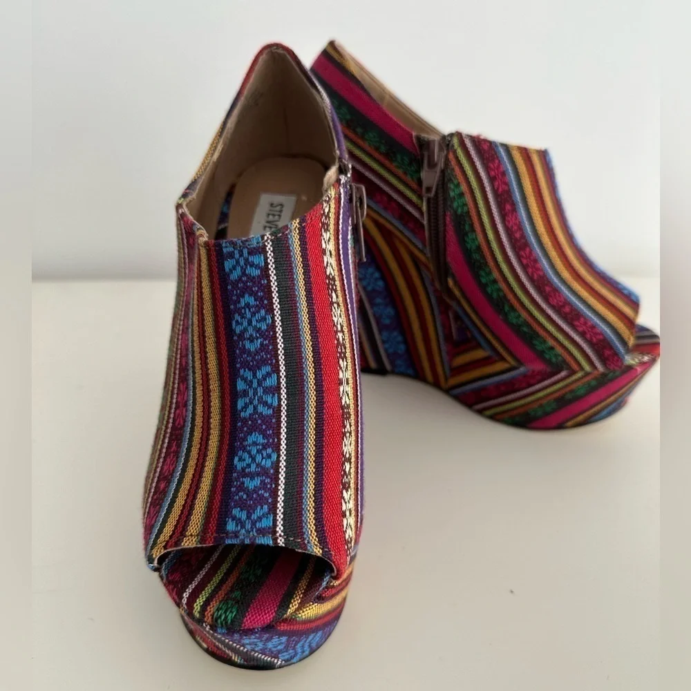 Steve Madden pair steve