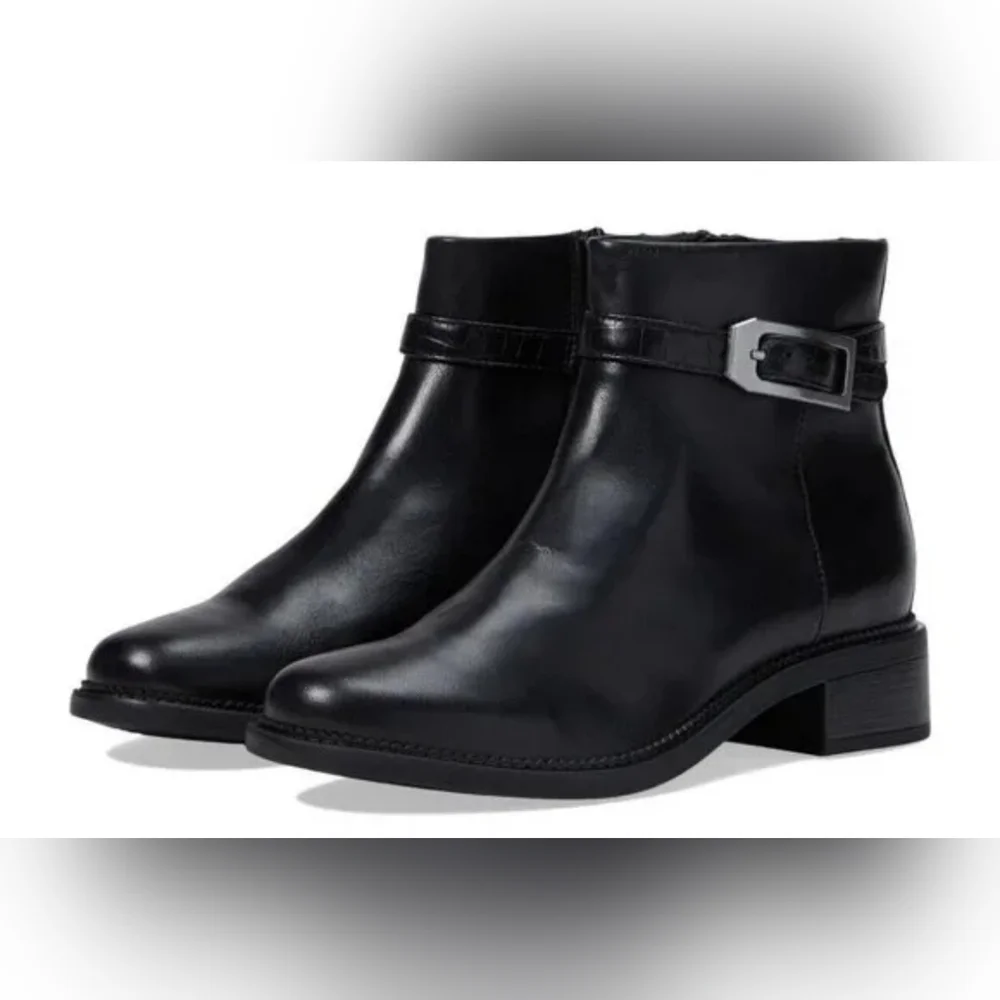 Clarks Maye Grace Bootie size 9.5