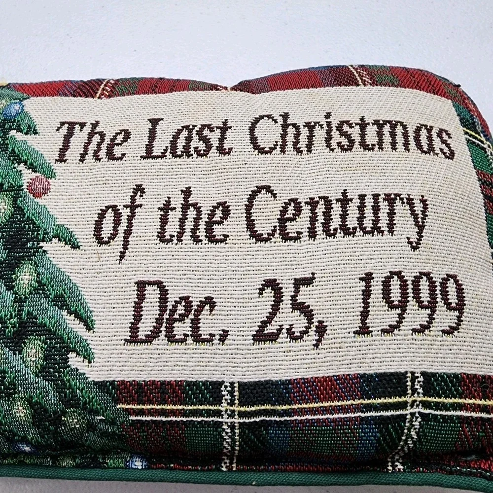 The Unbranded Brand vtg christmas