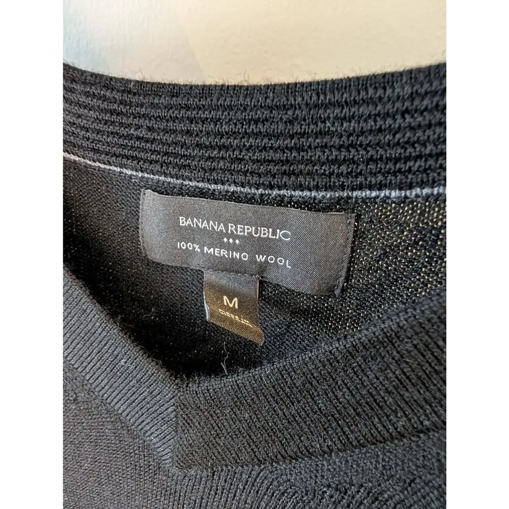 Banana Republic 100% Merino Wool V-Neck Sweater Black Men's Medium