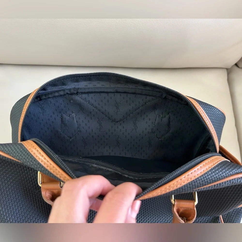 Yves Saint Laurent use •pre