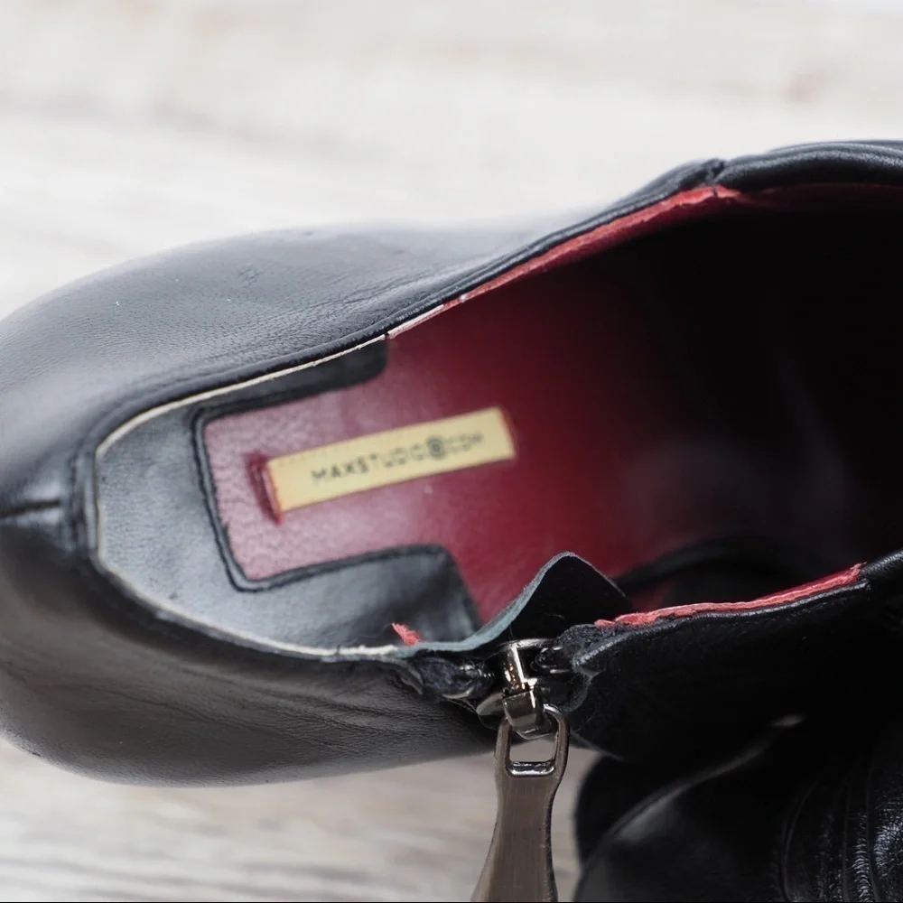 Max Studio sz 8 black leather peep toe booties