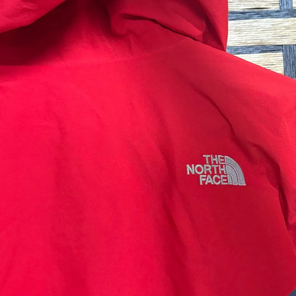 The North Face spots pit