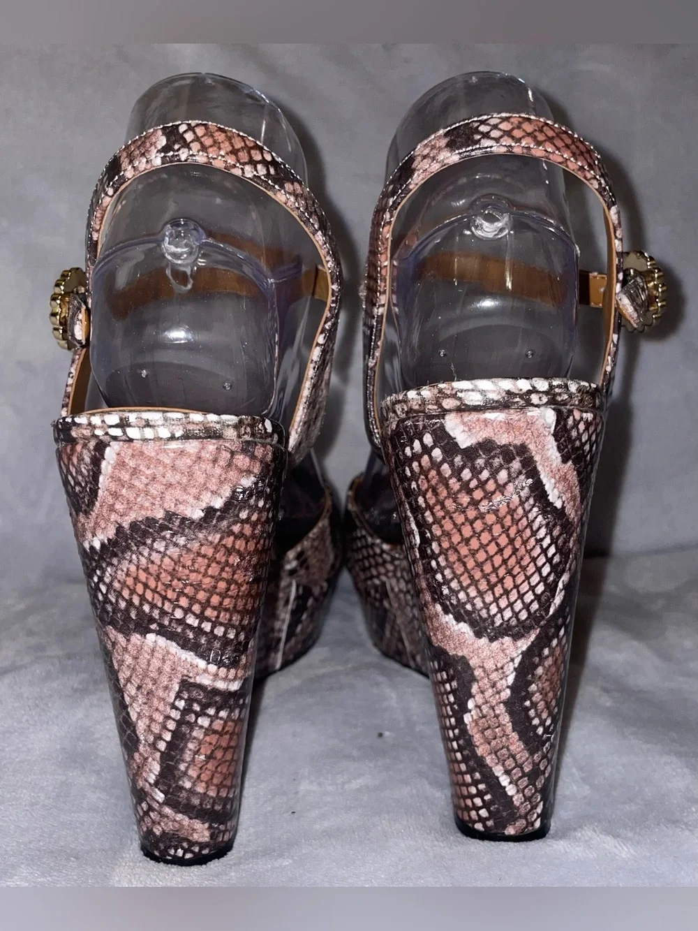 Kurt Geiger upscale open outsole