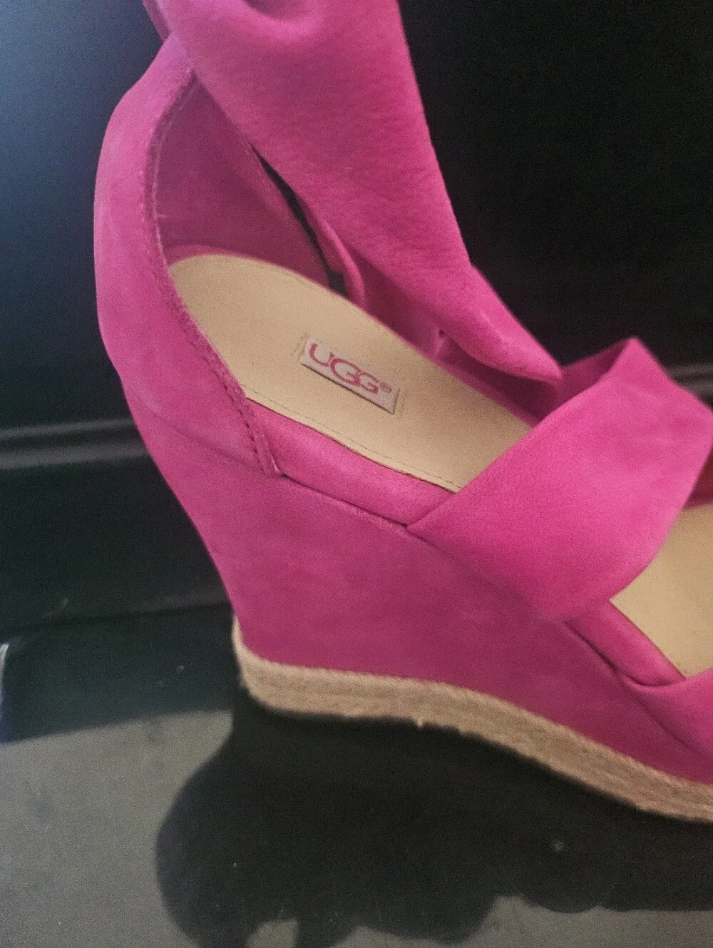 UGG stylish vivid