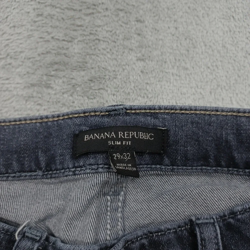 Banana Republic please see
