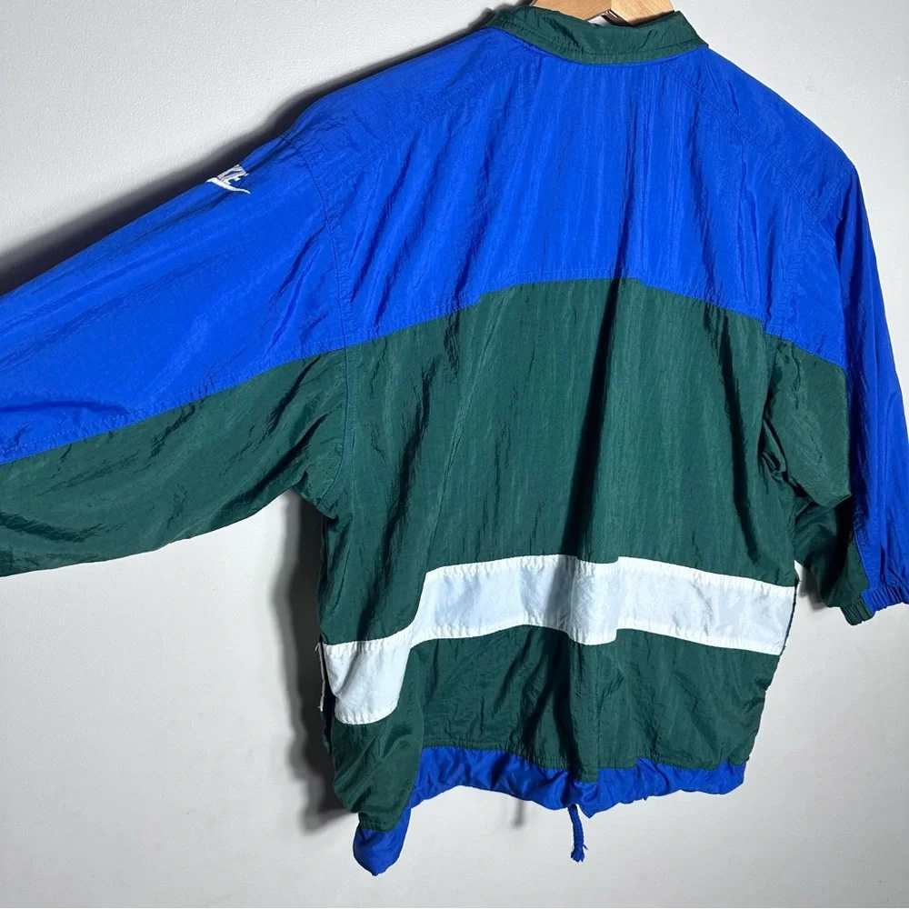 Nike colors neckline 21