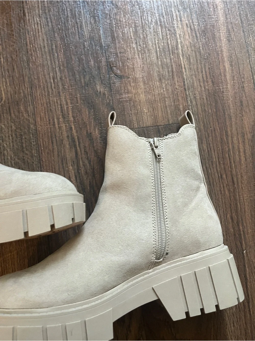 Madden Nyc stylish cream