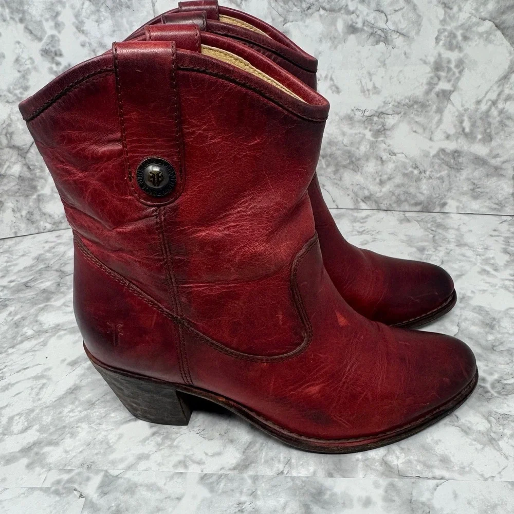 Frye outfit feature