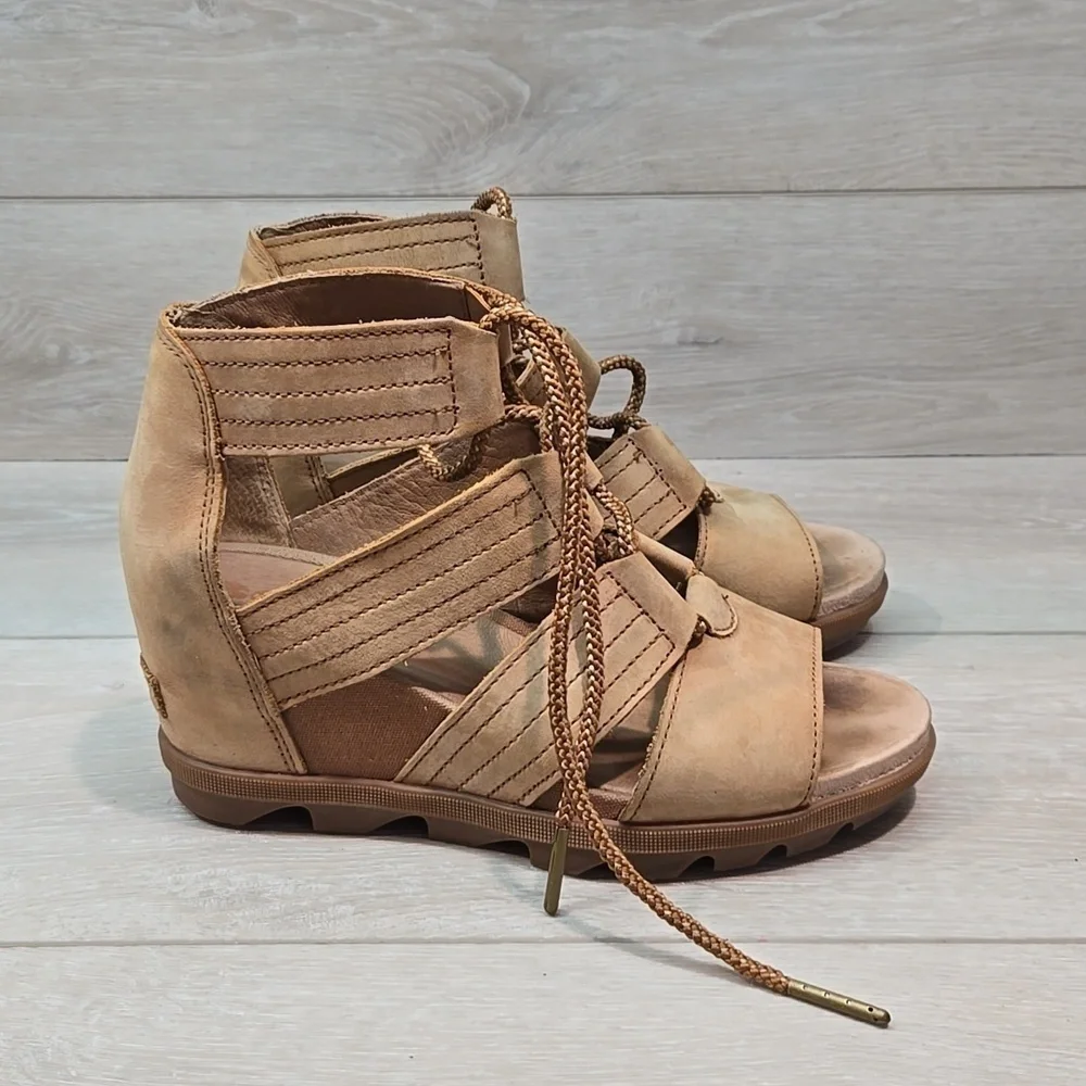 Sorel Women Joanie Ankle Lace Up Tractor Wedge Platform Sandals Boots Shoes Sz 9
