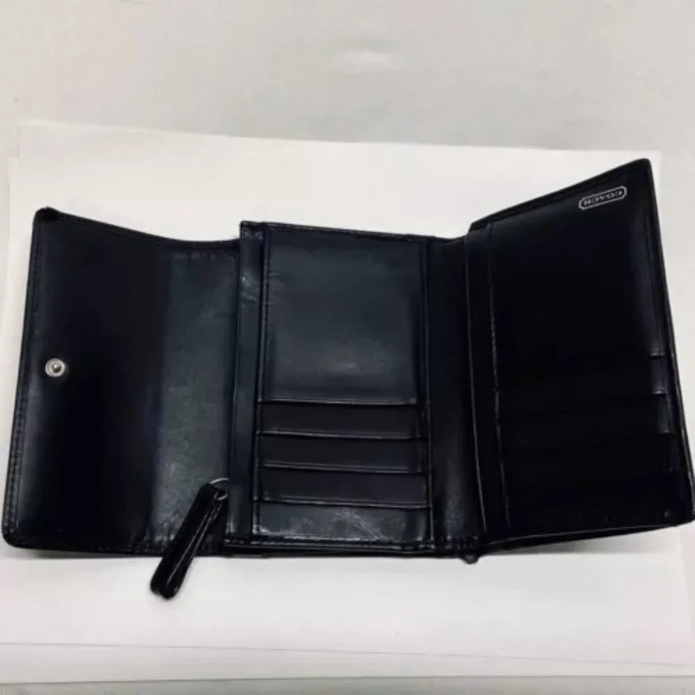 Coach Women's Black Leather Trifold Wallet Snap Front Medium Size Good Condition