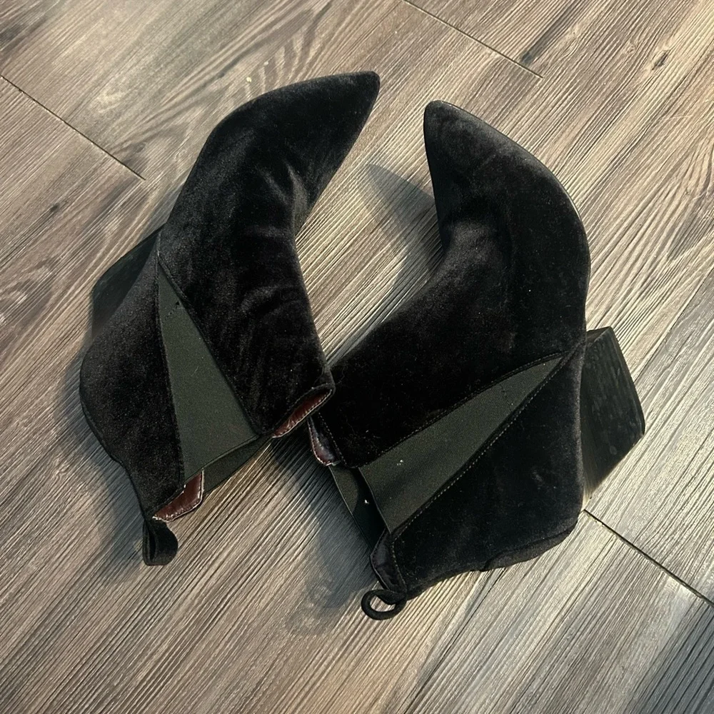 Report Signature report footwear