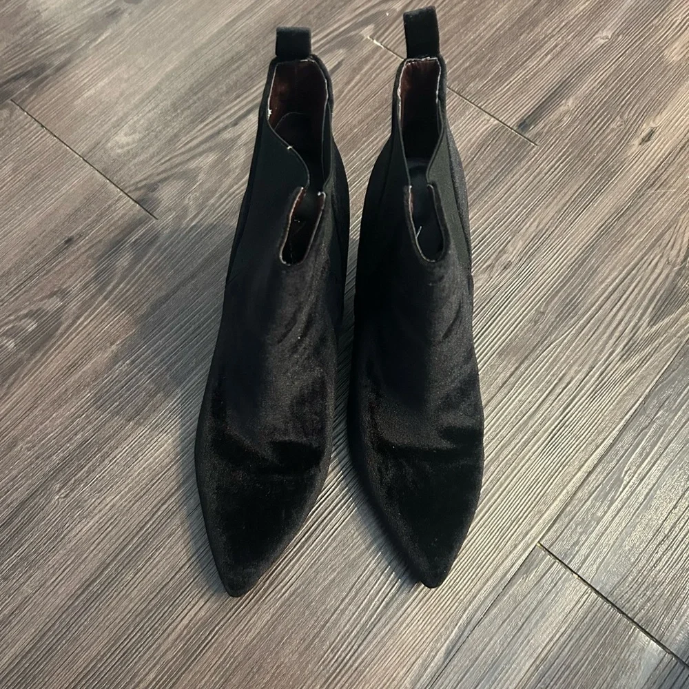 Report Signature report footwear