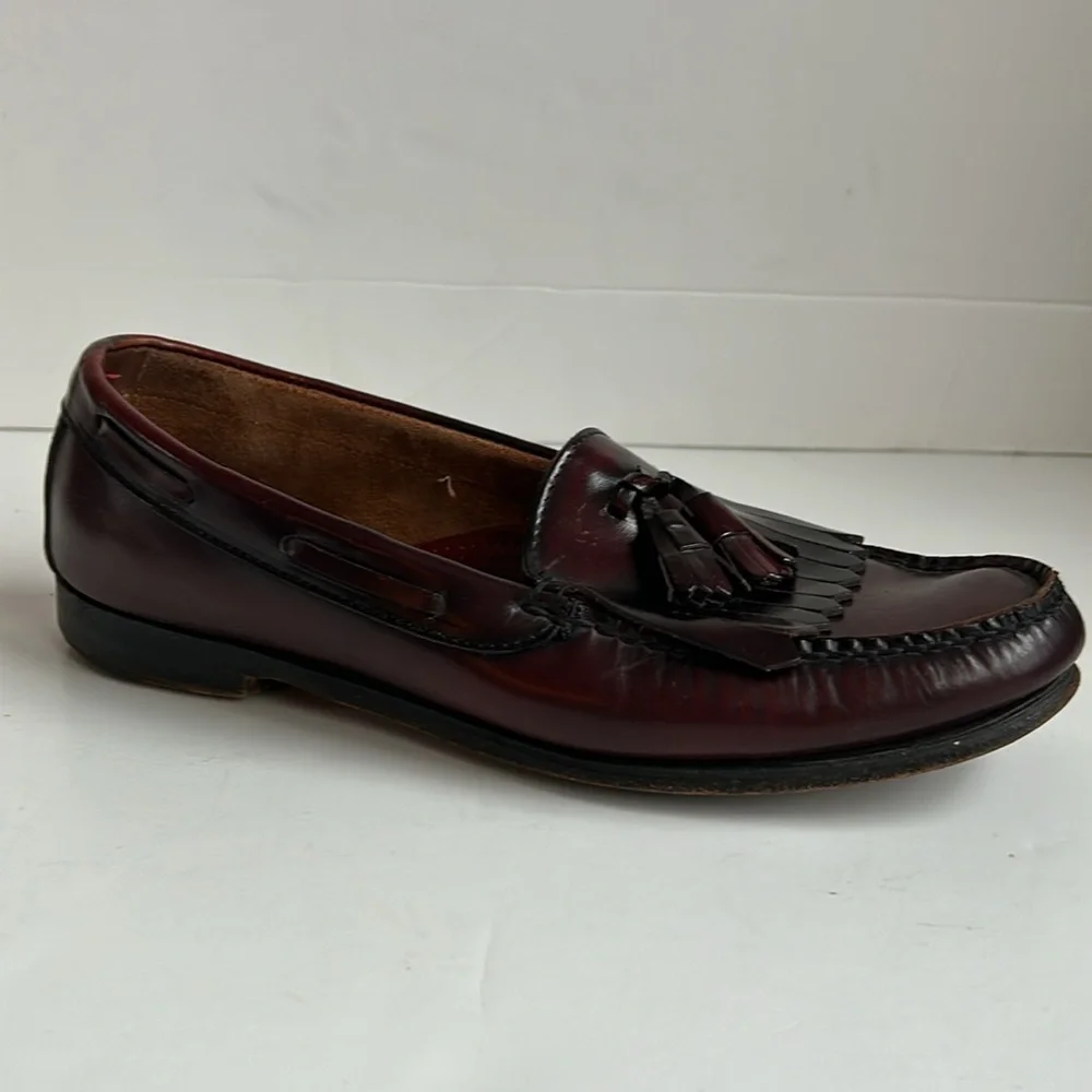 G.H. Bass & Co burgundy tassel kiltie Weejuns loafers drees shoes slip ons