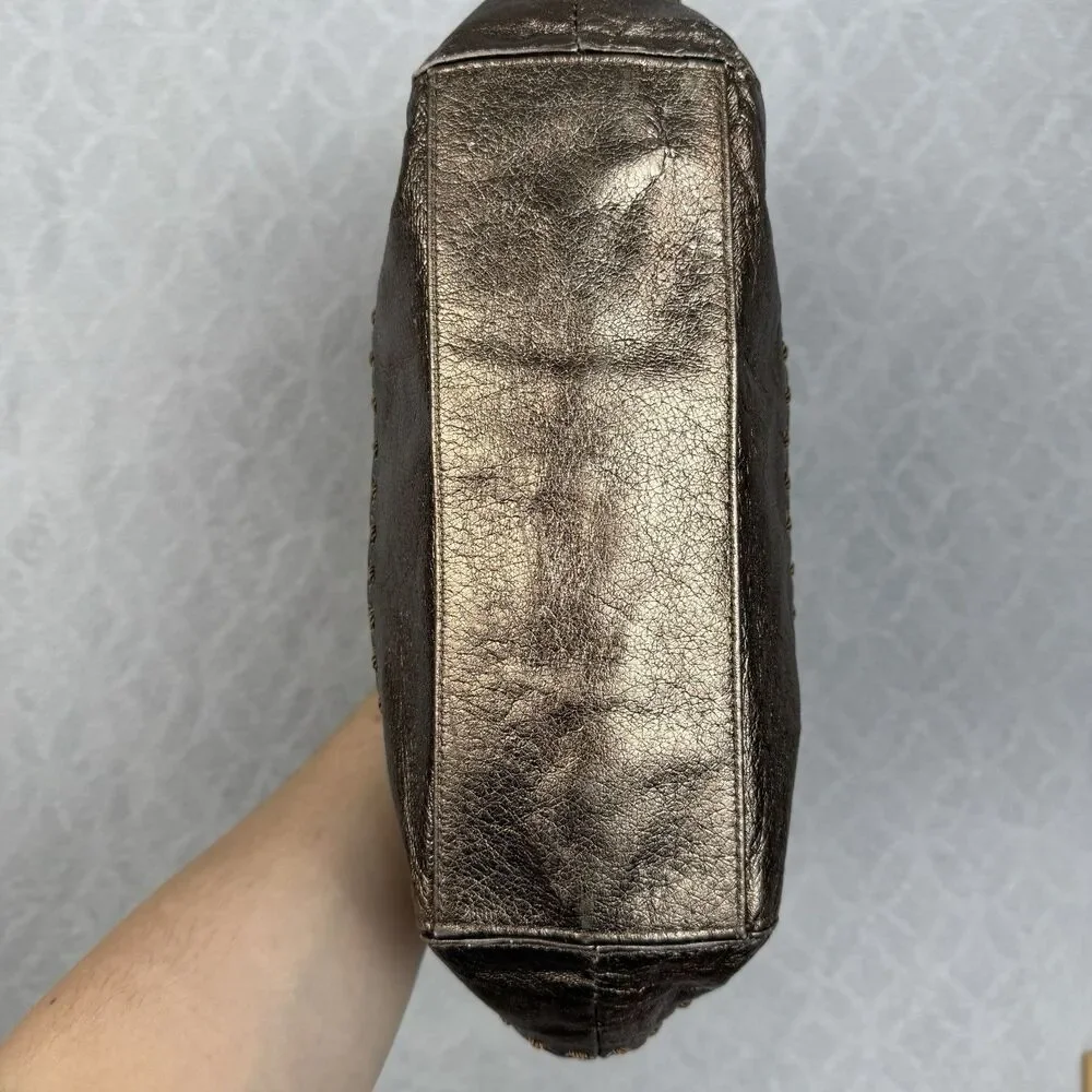 The Sak sak hobo