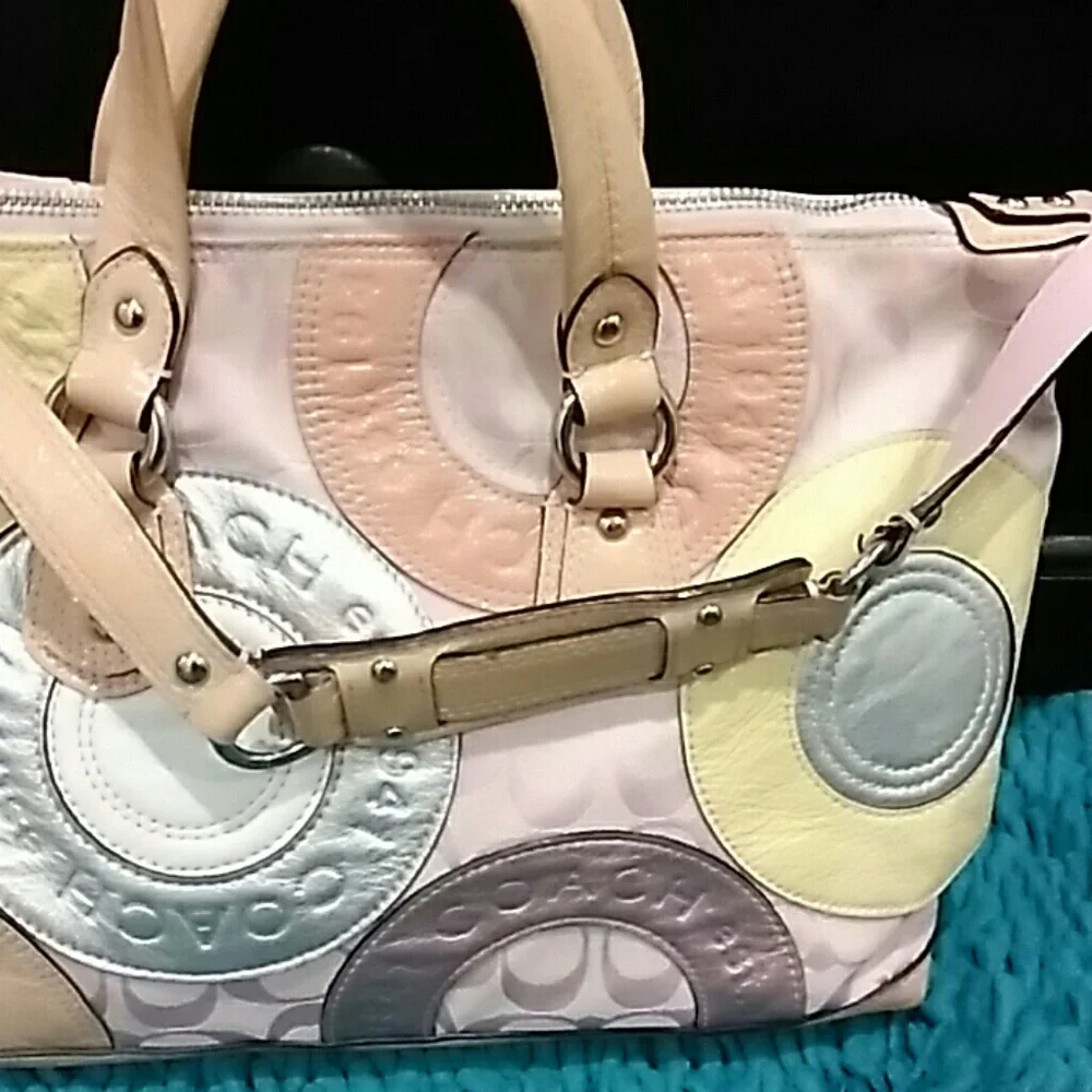 Coach satchel circular