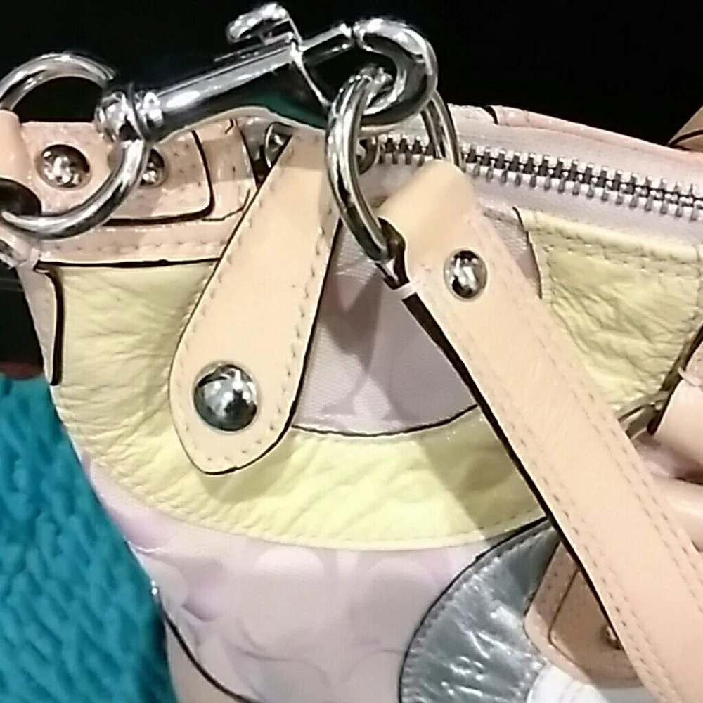 Coach satchel circular