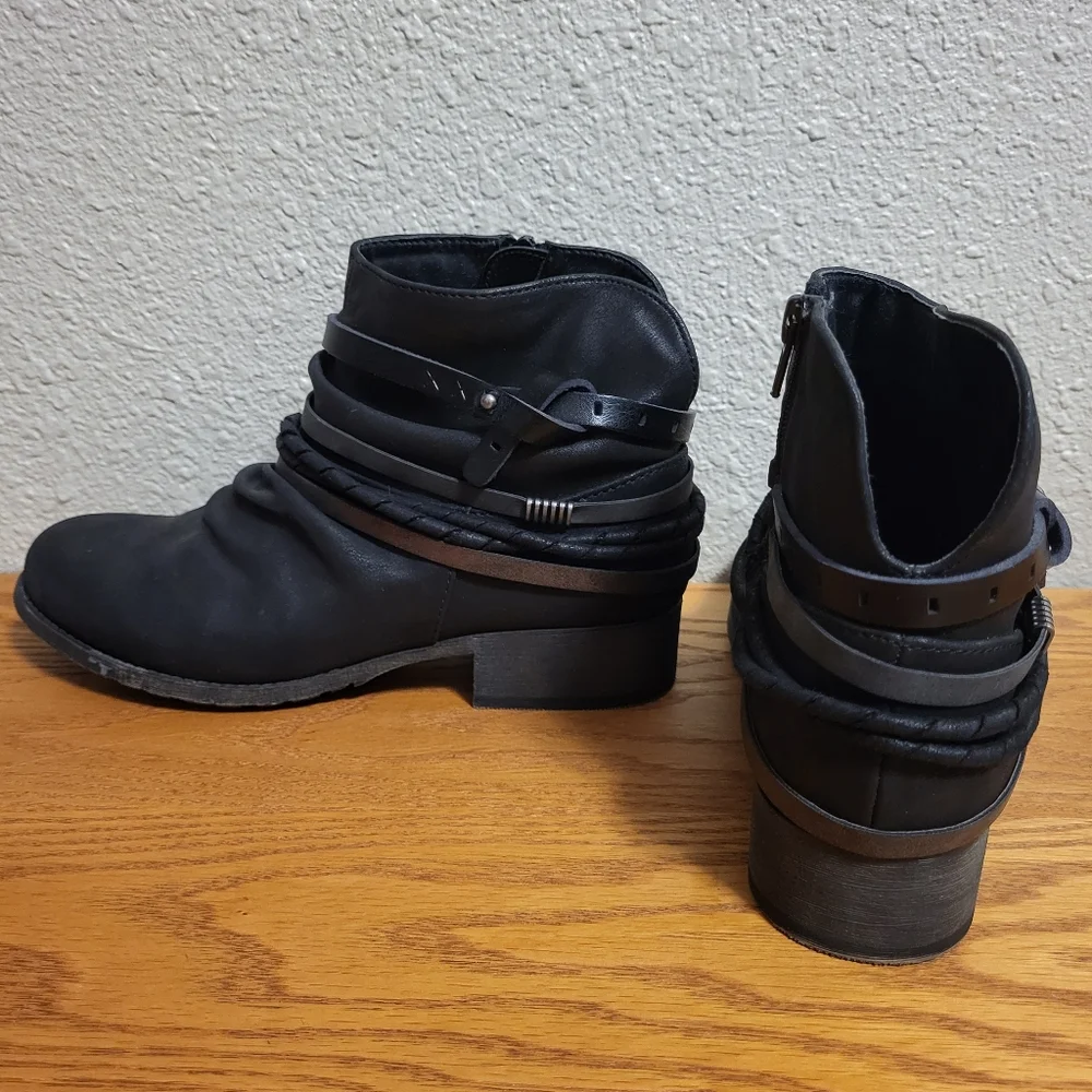 Jellypop Black Seattle Booties Size 7½M