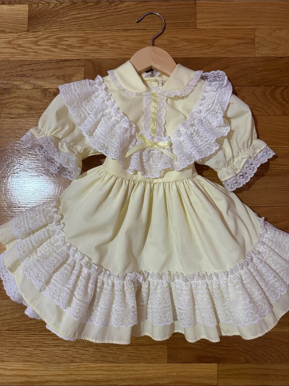 Mini world inc Yellow Lace Ruffle Girls'Vintage