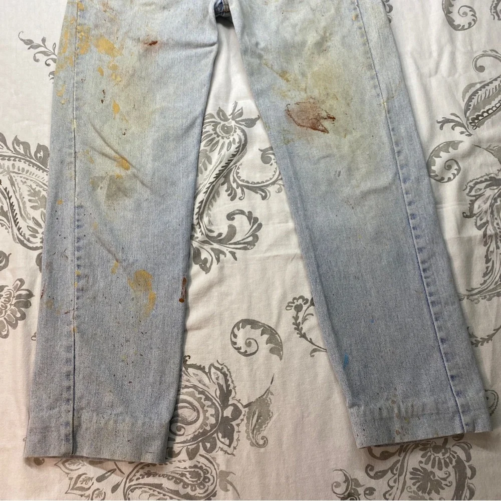 Levis out bottom