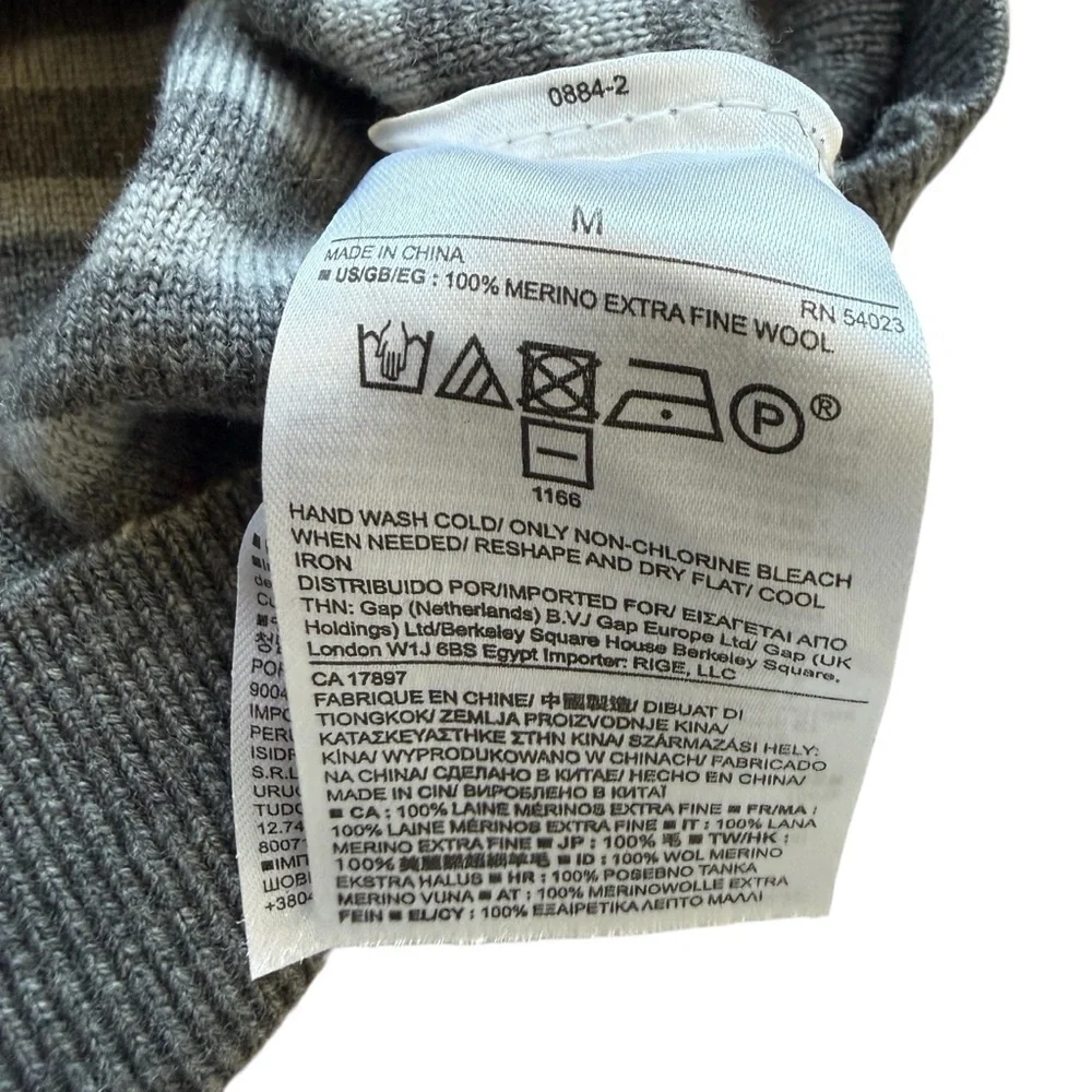 Banana Republic 100% Merino Wool Sweater Gray Striped Crewneck Minimalist M