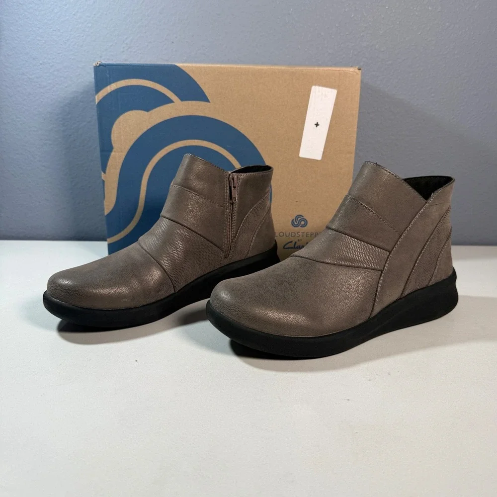 Clarks cloudsteppers ankle