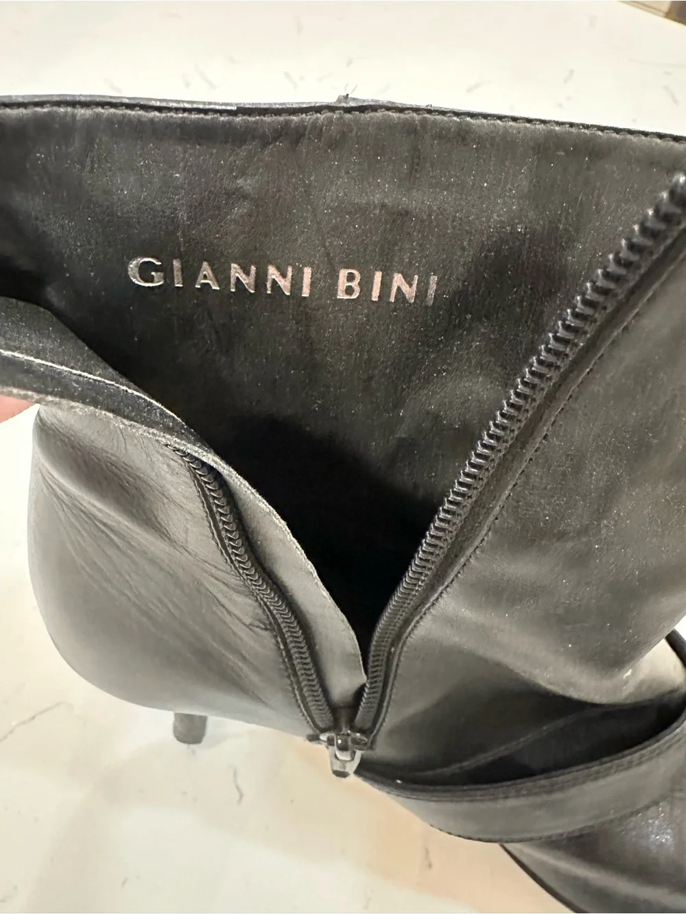 Gianni Bini sleek pointed