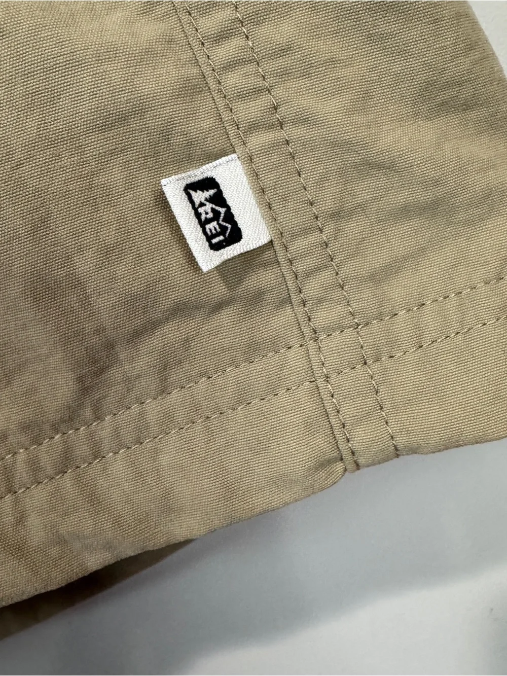 REI Men's Khaki Cargo Hiking Shorts UPF 40+ Nylon Outdoor Pockets Trail Size 32