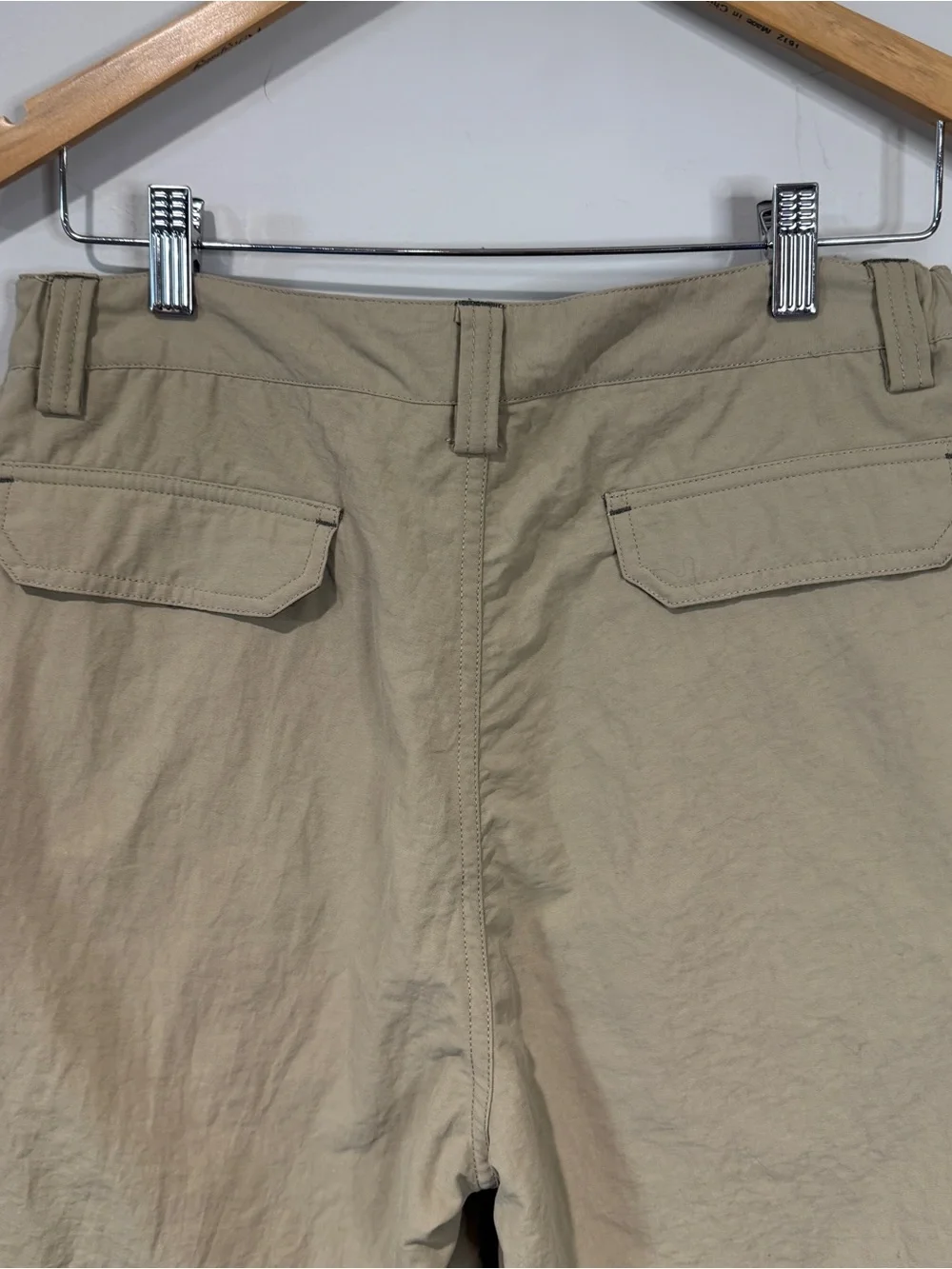 REI Men's Khaki Cargo Hiking Shorts UPF 40+ Nylon Outdoor Pockets Trail Size 32