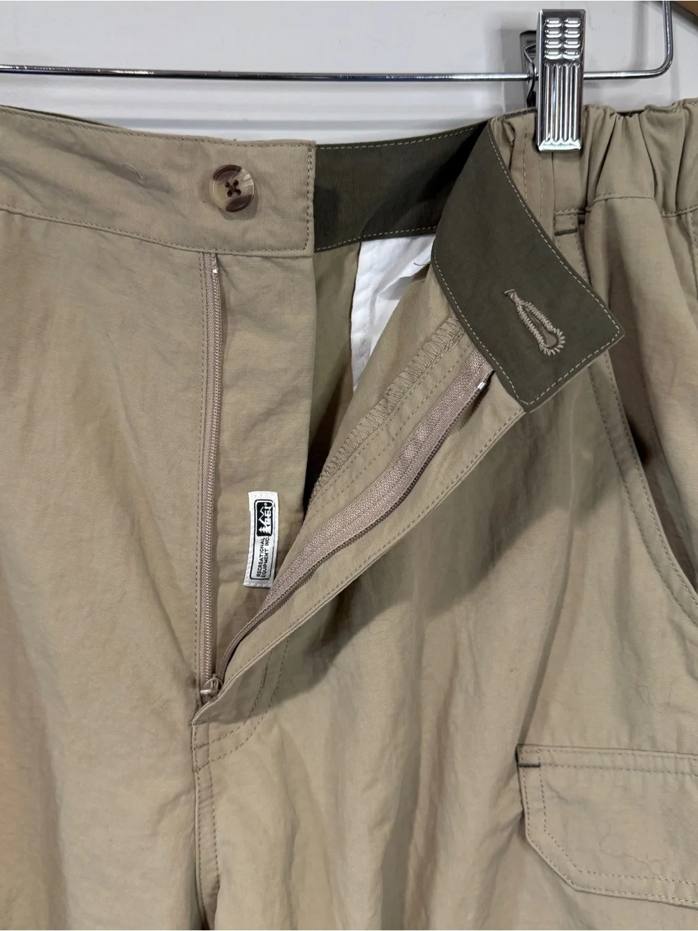 REI Men's Khaki Cargo Hiking Shorts UPF 40+ Nylon Outdoor Pockets Trail Size 32