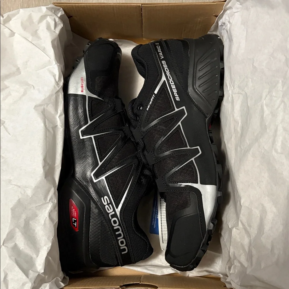 Salomon black 10
