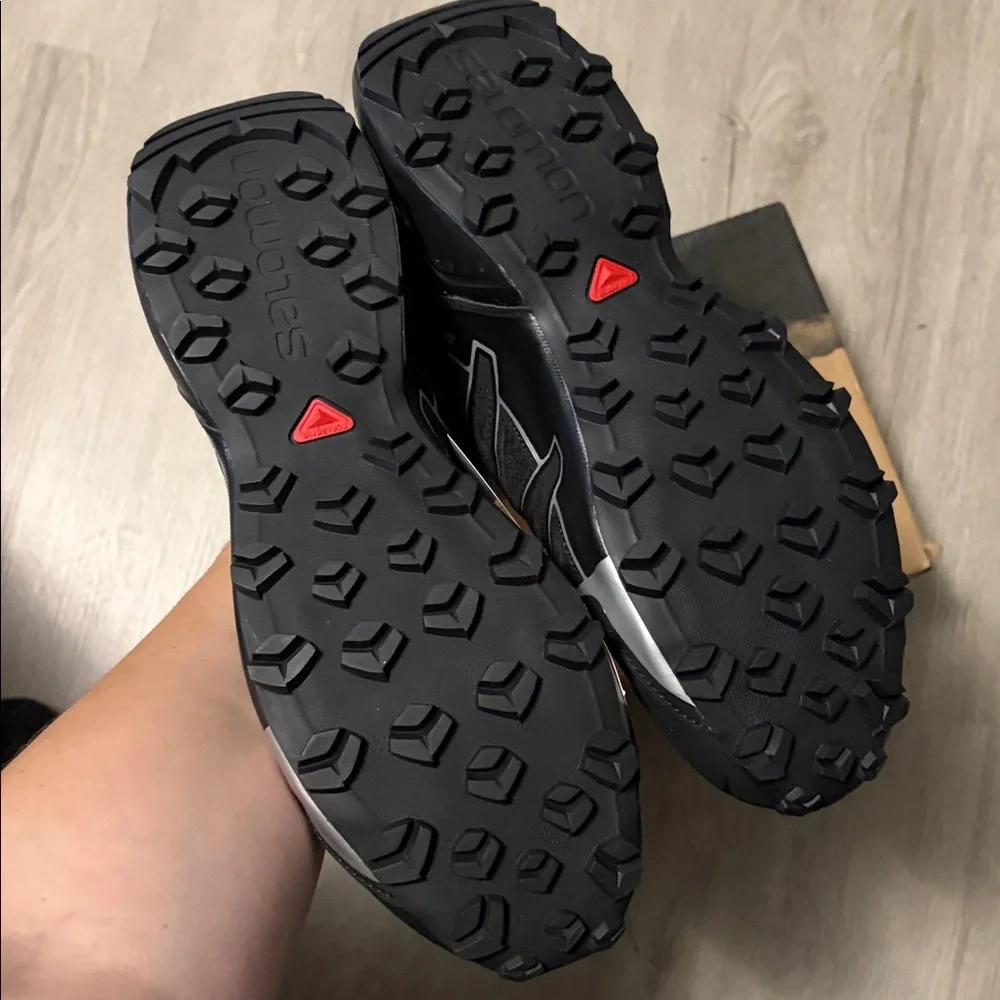 Salomon tags size
