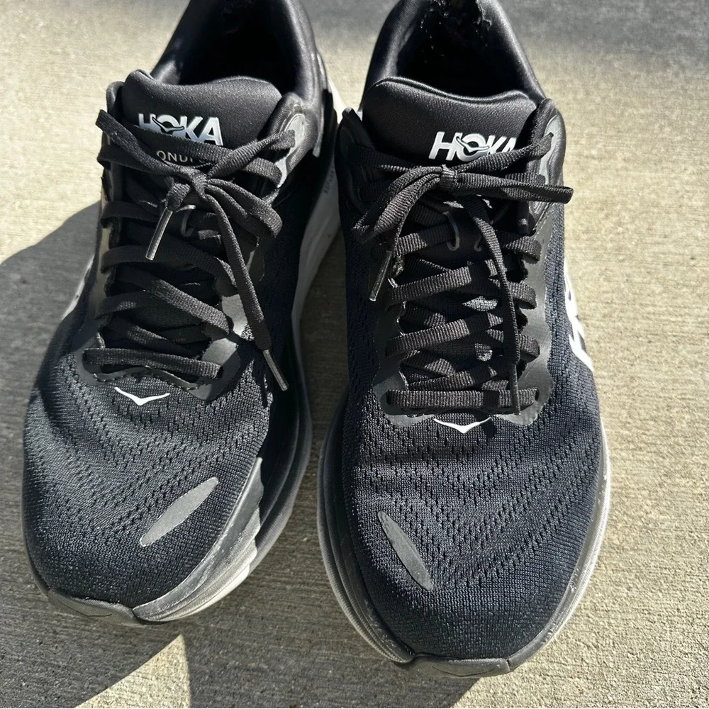 Hoka sleek black