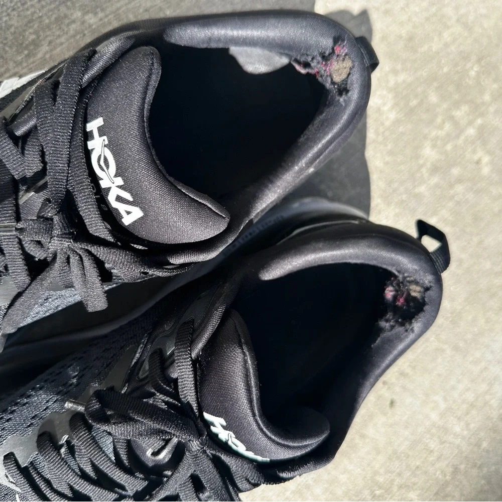 Hoka sleek black