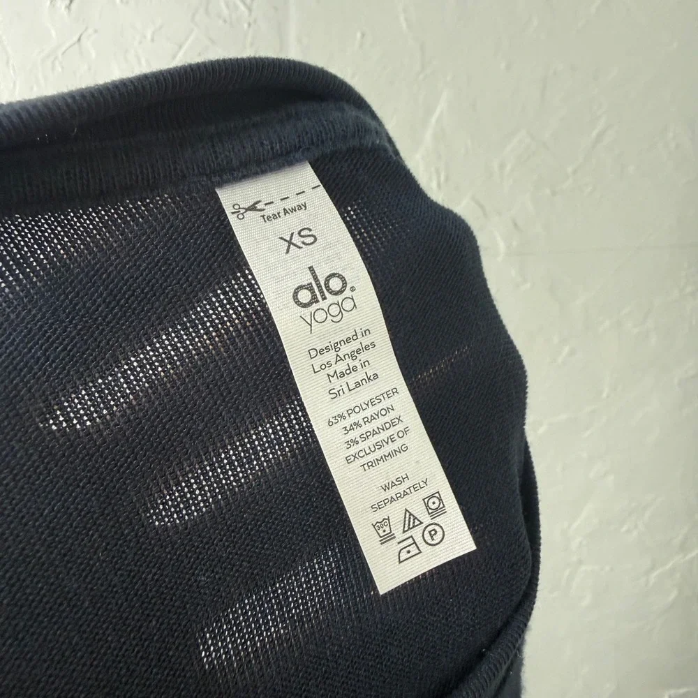 Alo Yoga Women's Sweater XS Navy Crew neck Knit Rayon Polyester Athletic W4-11