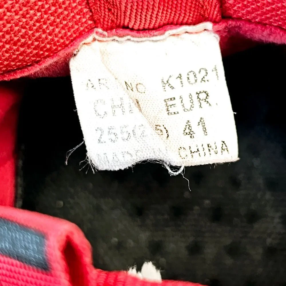 Off-Line stylish red