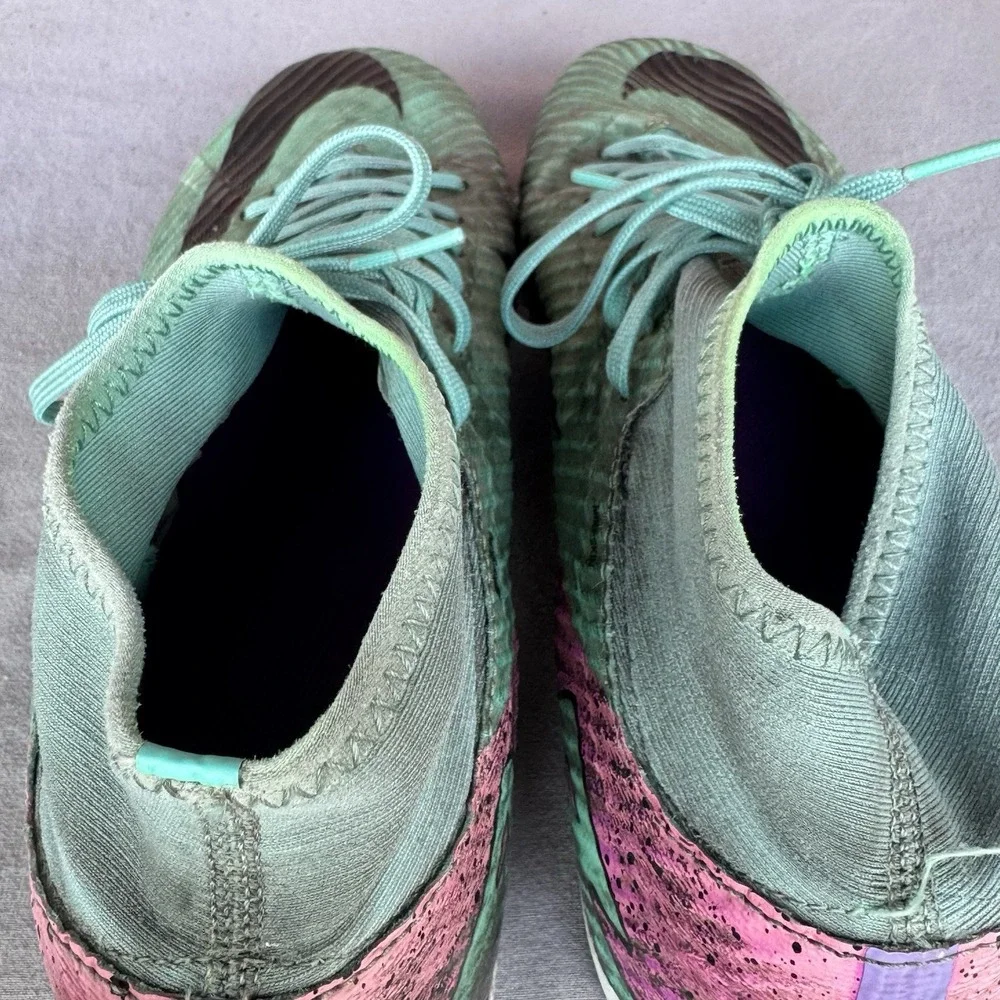 Nike product pair