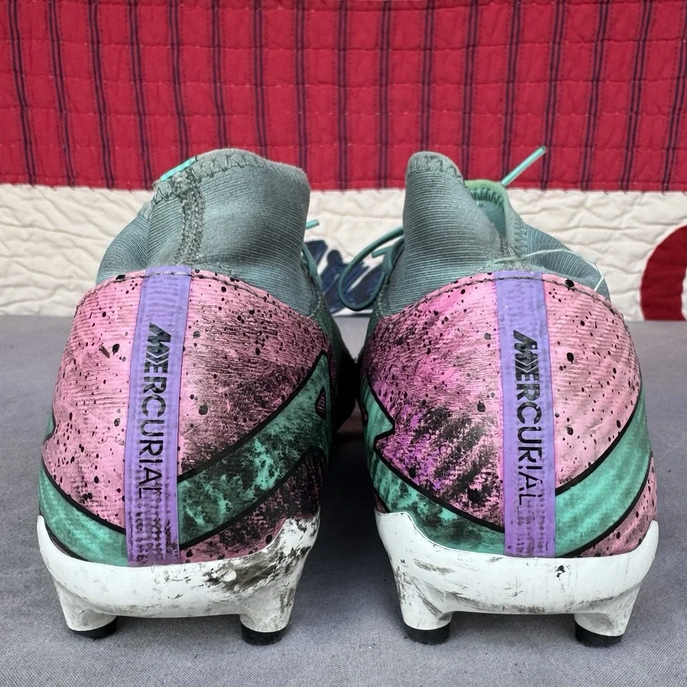 Nike product pair