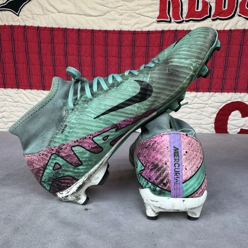 Nike product pair